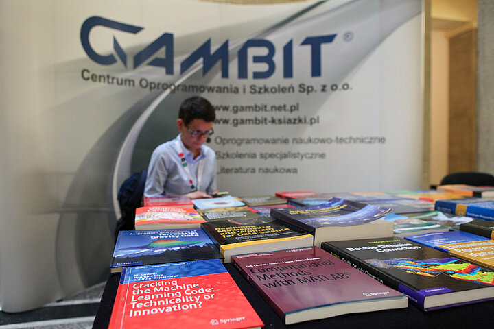 Na zdjęciu widać stoisko firmy Gambit